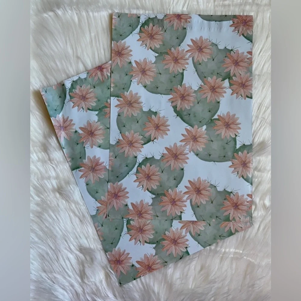 100 10x13 Blooming Cactus Poly Mailers